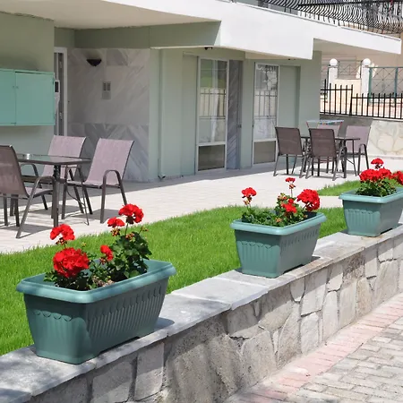 Kokkos Brothers Aparthotel 3*